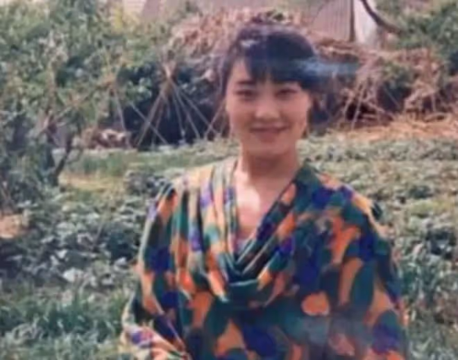 父母雙亡,哥哥癱瘓,遼寧女孩不離不棄照顧27年,55歲至今未嫁