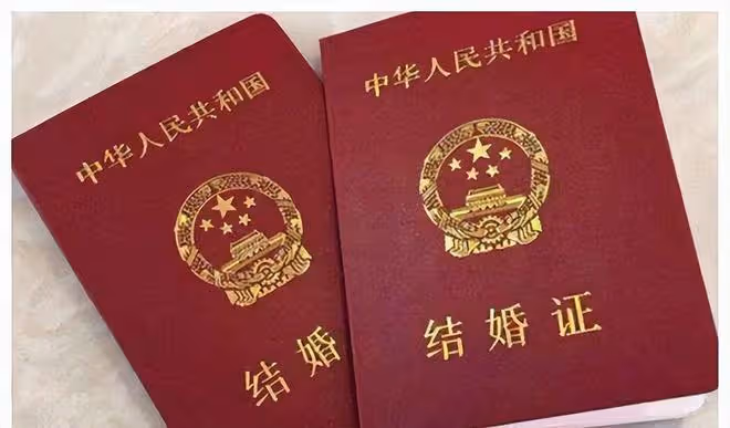 回顧汶川地震,李應霞救了丈夫卻丟了雙腿,丈夫的做法如何
