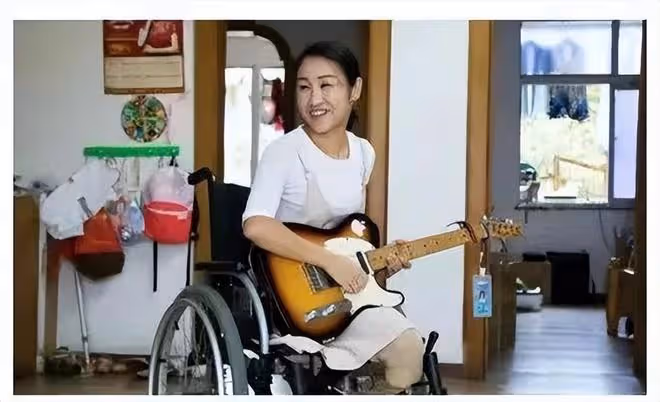 回顧汶川地震,李應霞救了丈夫卻丟了雙腿,丈夫的做法如何