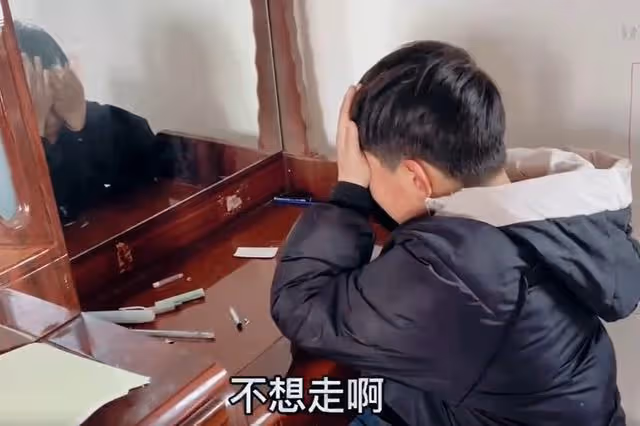 回顧：8歲男孩每晚在不同的家睡覺，姑姑知道決定放棄二胎領養他
