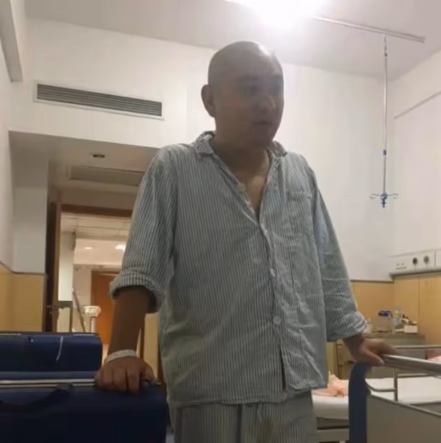 回顧:8歲男孩每晚在不同的家睡覺,姑姑知道決定放棄二胎領養他