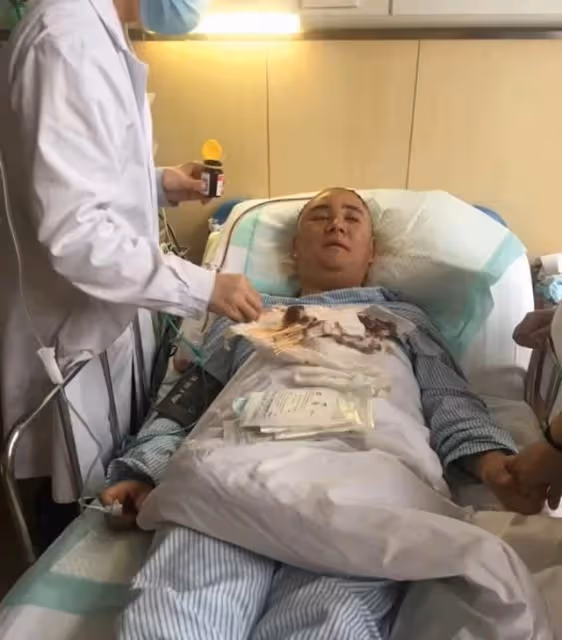 回顧:8歲男孩每晚在不同的家睡覺,姑姑知道決定放棄二胎領養他