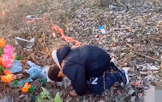 回顧:8歲男孩每晚在不同的家睡覺,姑姑知道決定放棄二胎領養他