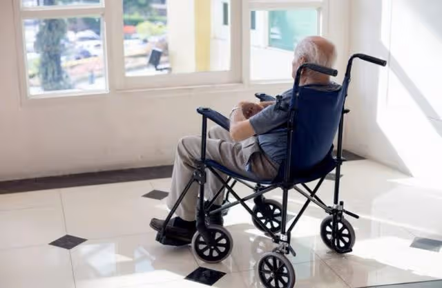 2019年,江西102歲老人死於養老院,被布條綁了7天,死前一直掙扎