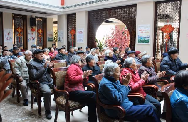 2019年,江西102歲老人死於養老院,被布條綁了7天,死前一直掙扎