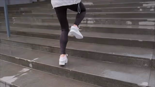回顧:制裁來了!母女多次往電梯丟垃圾遭頂格處罰,終究自食惡果