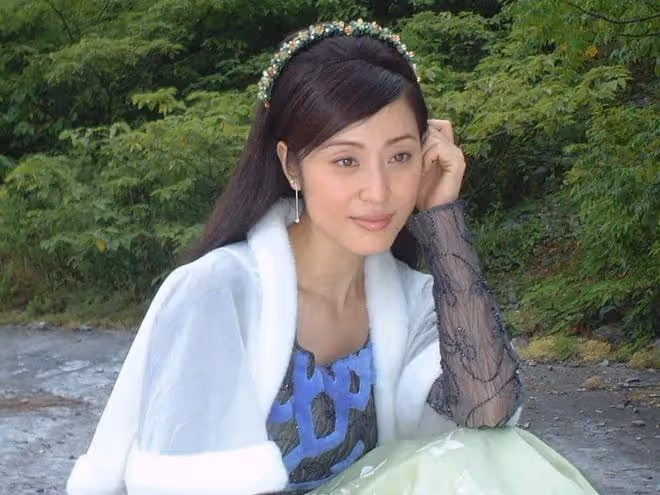TVB短髮美女至今單身，給88歲父親內地買房！媽媽和繼母都早逝
