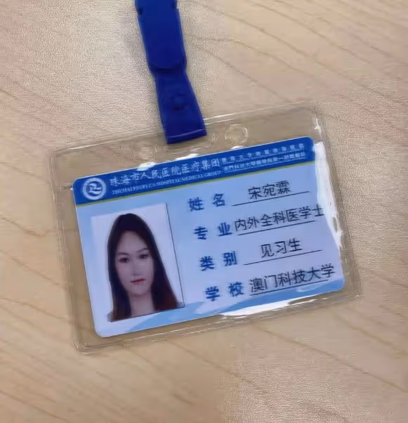 顏值更高？港姐雙胞胎妹妹大曬比基尼！內地醫院穿制服清純