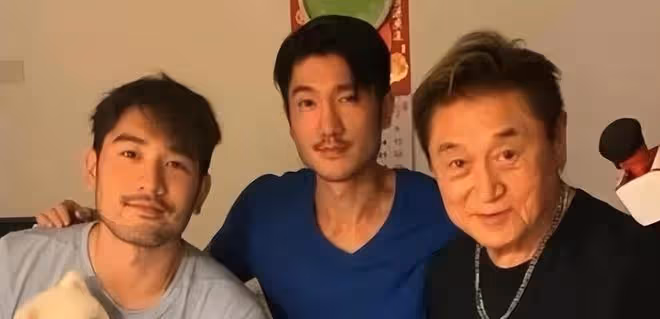 高宇橋父親節悼念爸爸和Godfrey,分享親人生前視頻表達思念