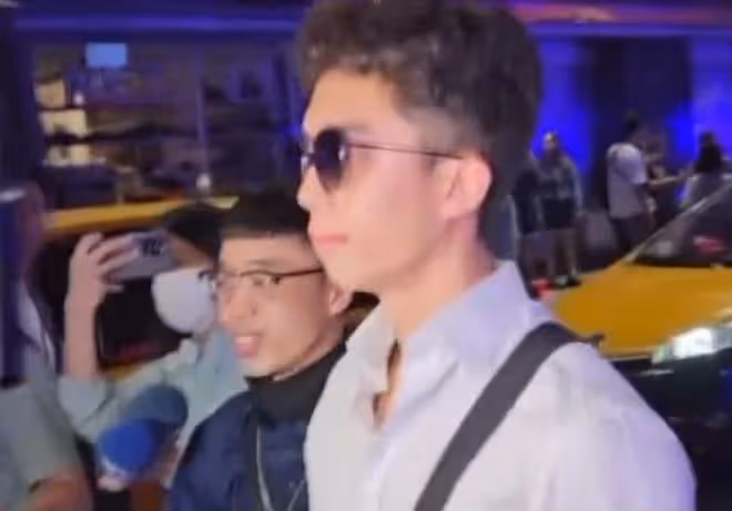 孫安佐喊話要打父親孫鵬,帶火槍沖夜店被攔,再次遭警方傳話