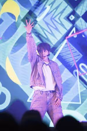 TEEN TOP Niel守約告白Ricky：我愛你！　火辣女舞者摸胸熱舞