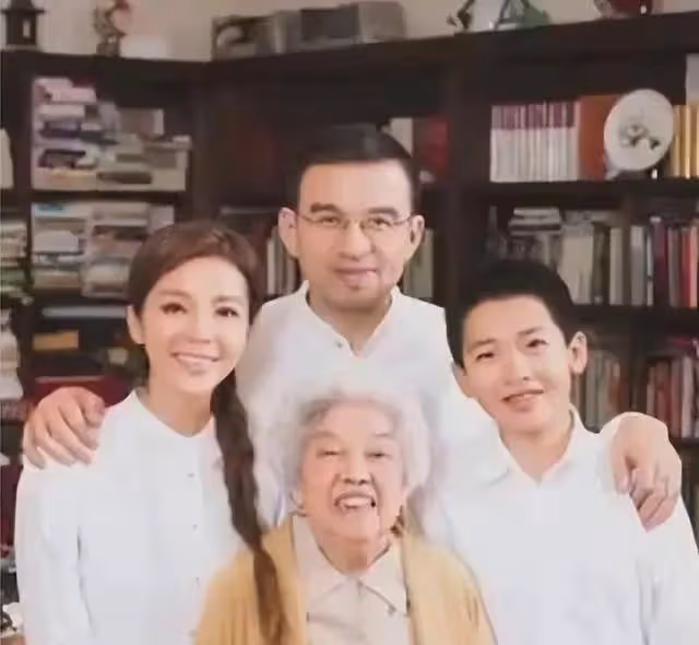 央視一姐朱迅的落寞,是整個主持界的損失和悲哀