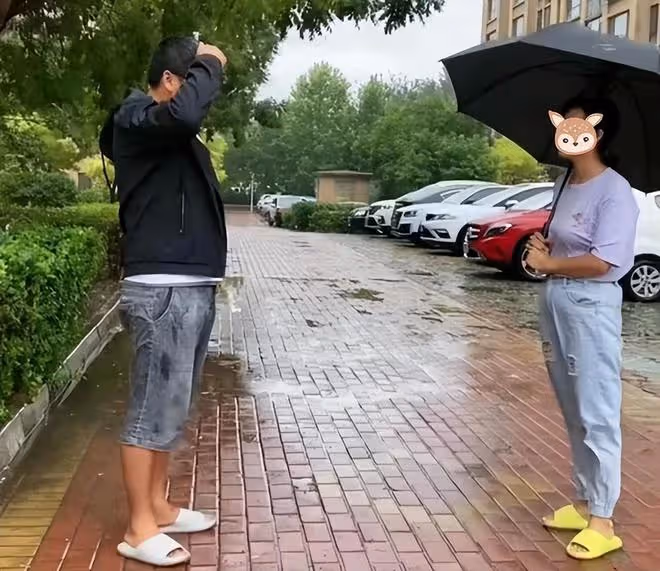 男子給漂亮女鄰居撐傘,讓女兒淋雨跑回家,被老婆看見之後悲催了