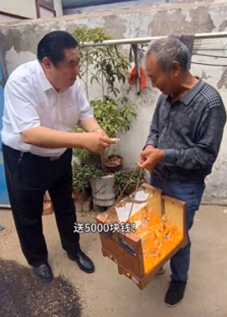姜萍走紅後:家鄉企業給姜父送錢,細節見格局,姜媽首發聲被誤解