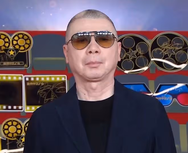 微博電影之夜,被笑不露齒的蔣勤勤驚艷,身材豐滿有料艷壓群芳