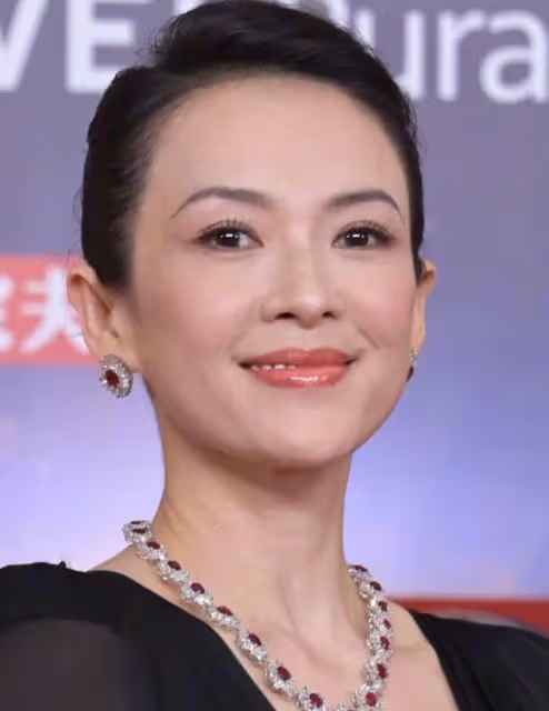 微博電影之夜,被笑不露齒的蔣勤勤驚艷,身材豐滿有料艷壓群芳
