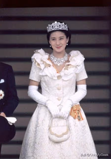日本傳奇雅子皇后!讓德仁天皇一見鍾情,三度拒絕王室求婚