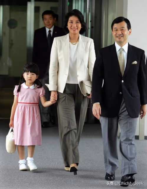 日本傳奇雅子皇后!讓德仁天皇一見鍾情,三度拒絕王室求婚