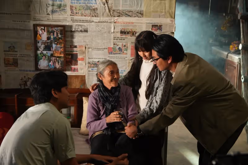 衝影史亞軍！越南「國民阿嬤」搏命演出催淚神作　孫子撞臉2PM尼坤、金多美