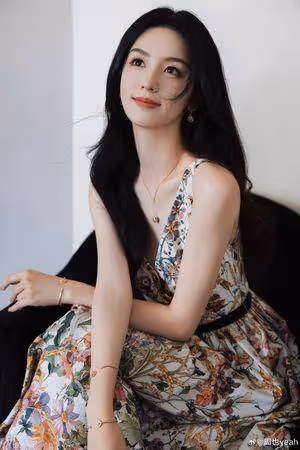 小章子怡」周也惹毛官媒央視GG了!臭臉片曝光 文盲黑歷史被挖