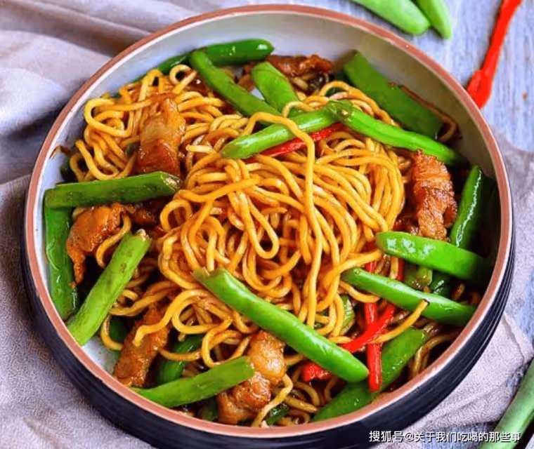 豆角燜面怎麼做才好吃?手把手教您在家做,麵條不粘不坨、味道濃