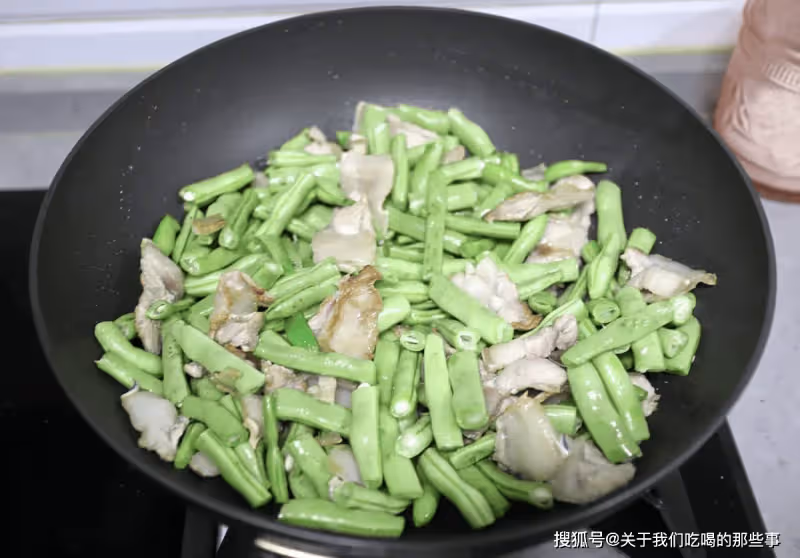 豆角燜面怎麼做才好吃?手把手教您在家做,麵條不粘不坨、味道濃