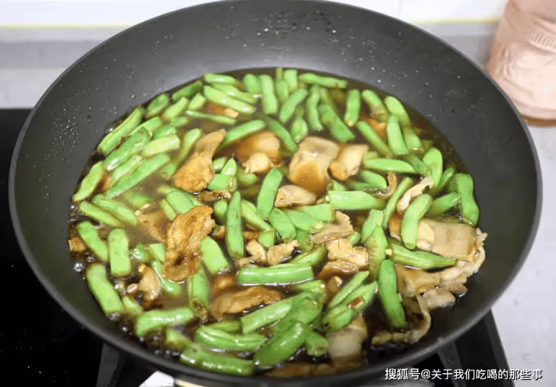 豆角燜面怎麼做才好吃?手把手教您在家做,麵條不粘不坨、味道濃