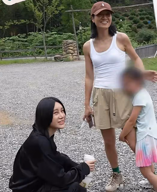 朱丹曬朋友聚會，尚雯婕陪她女兒騎車好歡樂，周一圍露面又年輕了