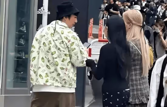 王思聰不走尋常路？換大眼頭像配「你爸來了」，是認領還是另有所指？