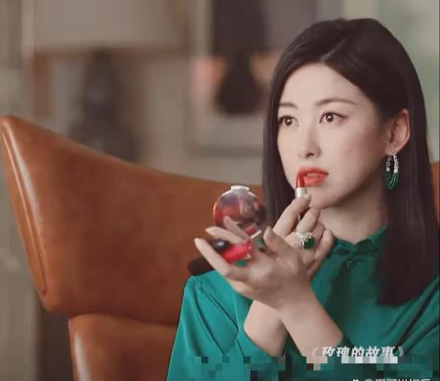 《玫瑰的故事》三大美人:萬茜貴氣,朱珠颯爽,還有一個最像玫瑰