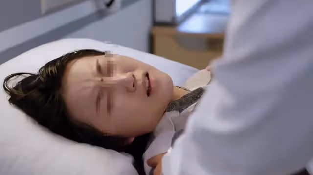 紀實女網紅和男子去新疆旅遊,酒店發生關係後,用力過猛女子受傷