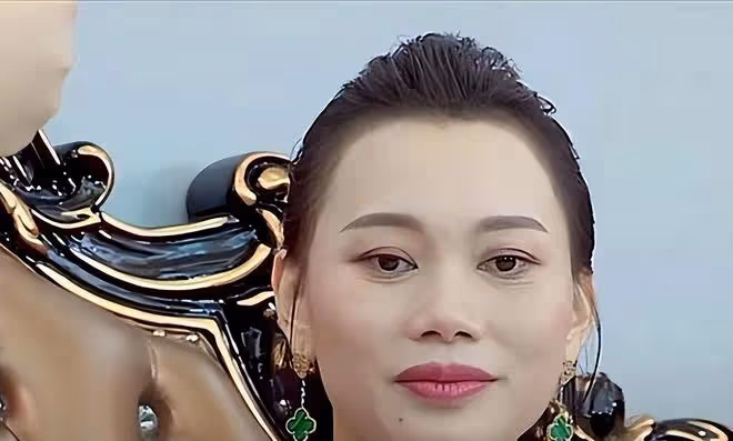 回顧:打工妹嫁給北大精英,婚後連生7胎:不想浪費丈夫基因