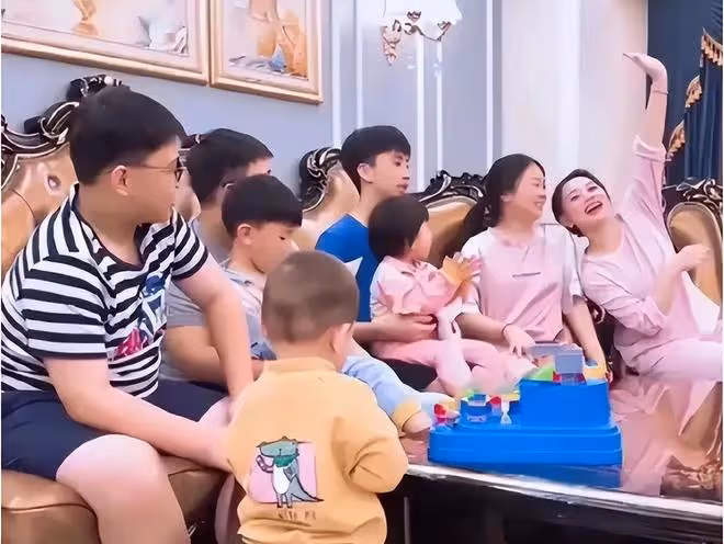 回顧:打工妹嫁給北大精英,婚後連生7胎:不想浪費丈夫基因