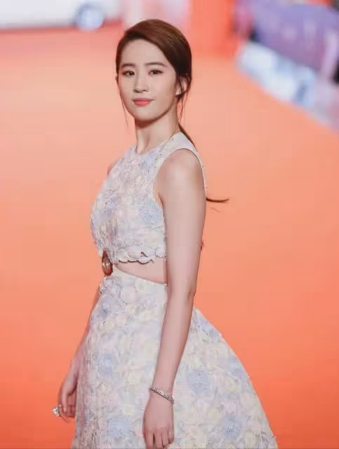 娛樂圈高個子女星誰最美?驚艷四座,她們的美貌與氣質並存
