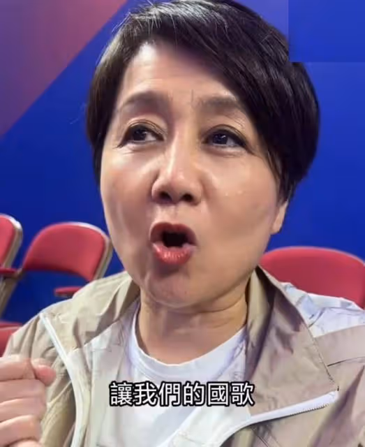 奚夢瑤陪四太梁安琪看排球,婆媳互動頻繁,四太超級開心