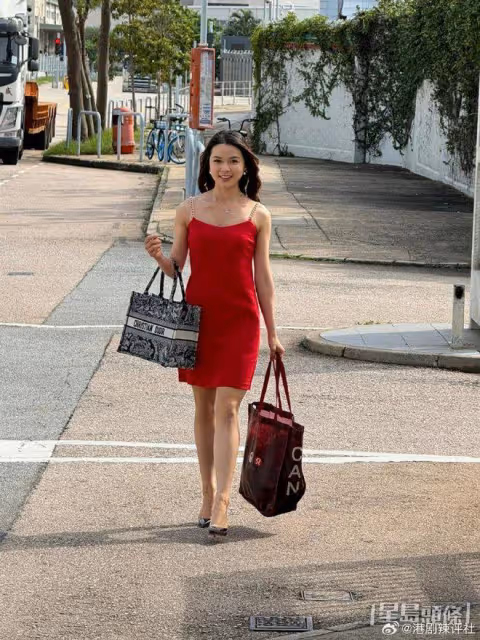 港姐首輪面試:17歲的「翻版樂基兒」搶鏡,多數參賽者年齡偏大