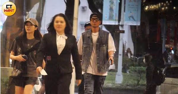 羅志祥當街摟女性友人被直擊! 潮牌配名表高貴穿搭逛精品店