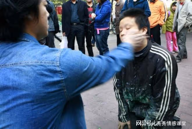 一男子將妻子養肥,半年後妻子在甜蜜中死去,丈夫卻笑了