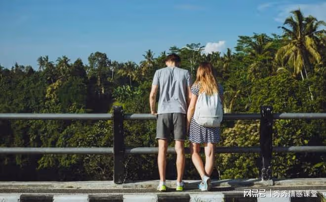 舅姥姥家有4個兒子,老四長得最丑可媳婦最漂亮,姥姥:他騙來的