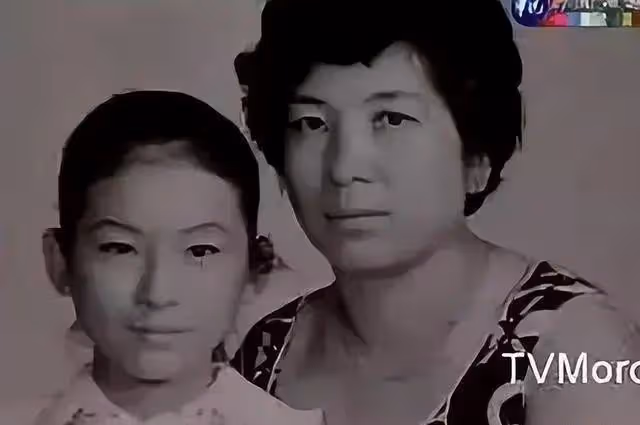 65歲天后終生未婚，無性無愛，與青燈古佛相伴，被母親毀掉一生
