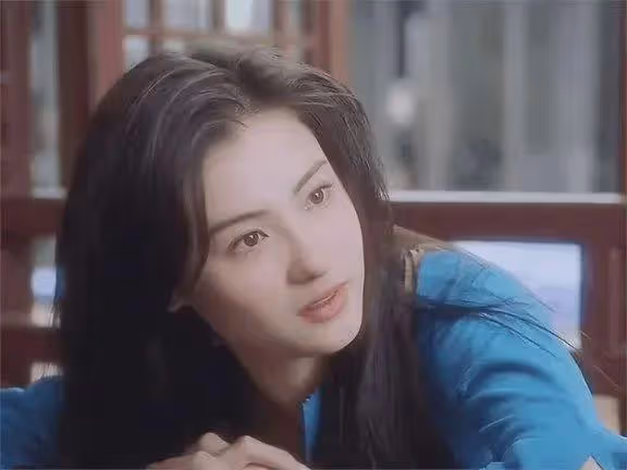 這一次，42歲的張柏芝，被徹底撕碎了「遮羞布」