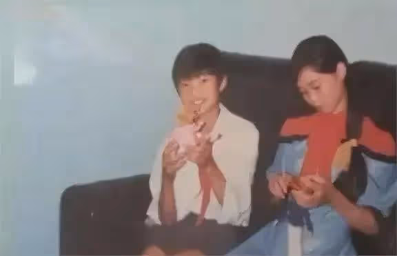 原來她早已去世！生前被王迅拋棄，死後被潑髒水，如今可以瞑目了