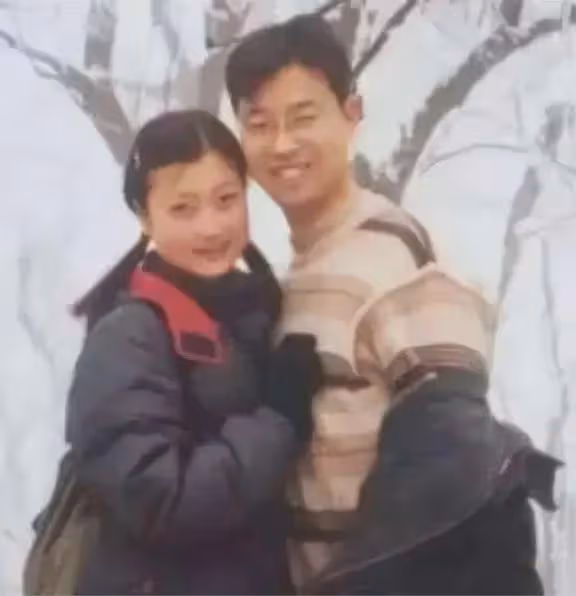 原來她早已去世！生前被王迅拋棄，死後被潑髒水，如今可以瞑目了