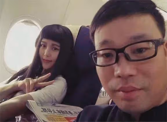 原來她早已去世！生前被王迅拋棄，死後被潑髒水，如今可以瞑目了