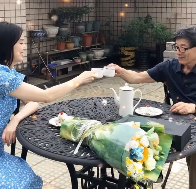 太壕了!黃聖依曬與父親合影,娘家豪宅全曝光,超大露台種滿花菜