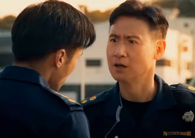 謝霆鋒《海關戰線》來了,沒想到真敢拍,光預告片就連刷三遍