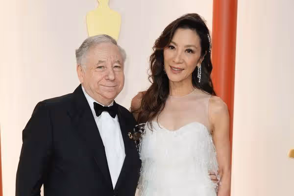 楊紫瓊相愛20年仍超閃！　法國莊園甜吻78歲新婚尪