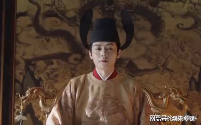 婚禮當天熱鬧非凡,蕭蘅紅衣迎娶薛芳菲,洪孝帝見證真愛