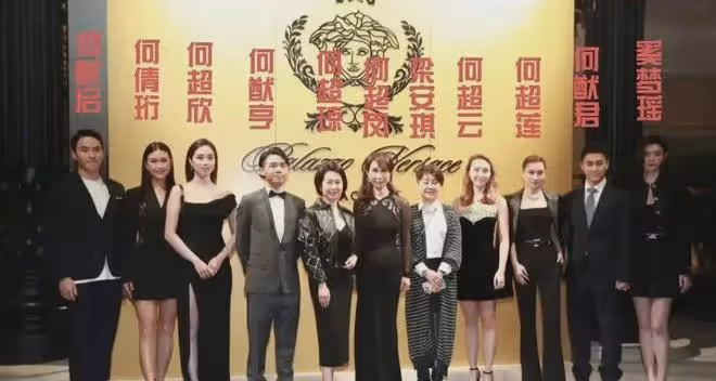 奚夢瑤陪四太看女排,有說有笑像母女,「旺夫」不輸郭晶晶