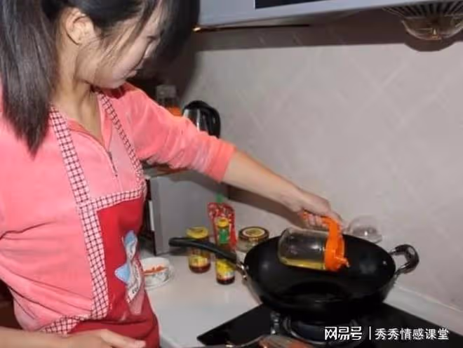端午節去男友家吃飯,他母親故意為難我,這種家庭嫁不得